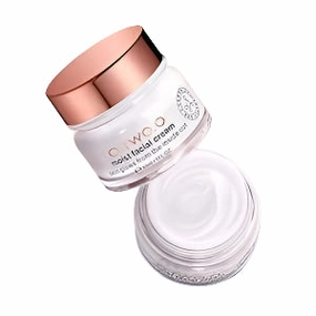 O.TWO.O LUXURIOUS MOISTURIZING FASE BASE